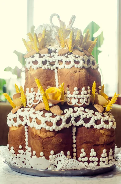 花のある美しいウェディングケーキ — ストック写真