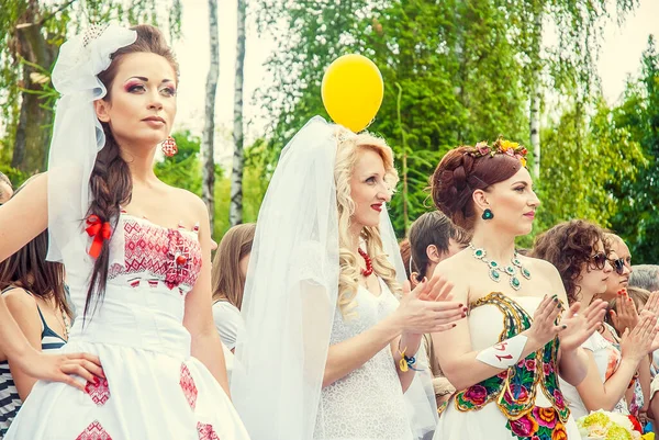 Bridal Parade, Lutsk Ukraine 29/06/2014 — Stock Photo, Image