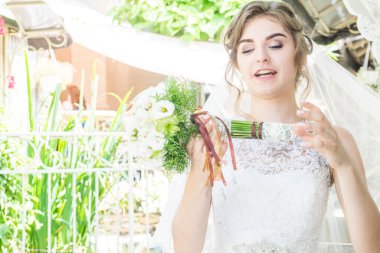 Düğün günü güzel gelin ve zarif damat 23.07.2017 Lutsk, Ukrayna