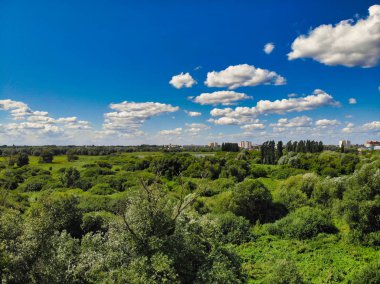 Bangkok 'taki Jatujak parkının en iyi manzarası. Sabahları insanlar buraya egzersiz yapmaya gelmeye bayılıyor. Bahçe dairesel ve üçgen geometrisine göre tasarlandı. Huzurlu bir işaret gibi görünüyor..