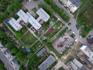 Bangkok 'taki Jatujak parkının en iyi manzarası. Sabahları insanlar buraya egzersiz yapmaya gelmeye bayılıyor. Bahçe dairesel ve üçgen geometrisine göre tasarlandı. Huzurlu bir işaret gibi görünüyor..