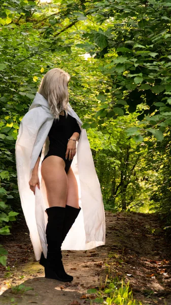 Sexy Blonde Woman White Cloak Nature — Stock Photo, Image