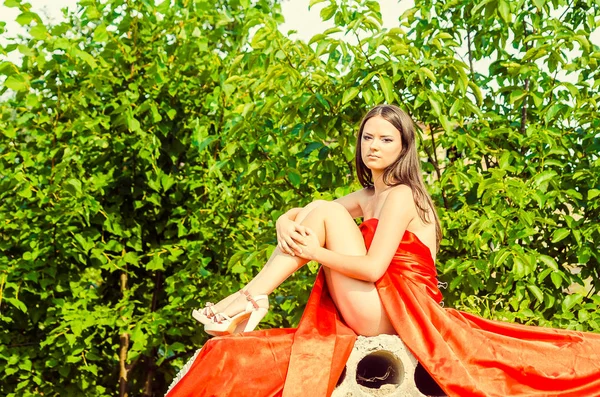 Beautiful Young Girl Dressed Red Dress Concrete Slabs Posing Summer — Stock Photo, Image