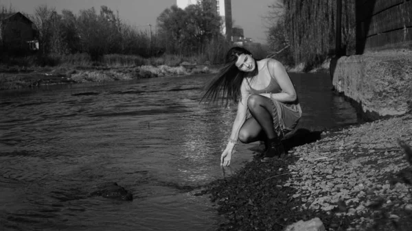 Young Girl Black Dress Riverbank — 图库照片
