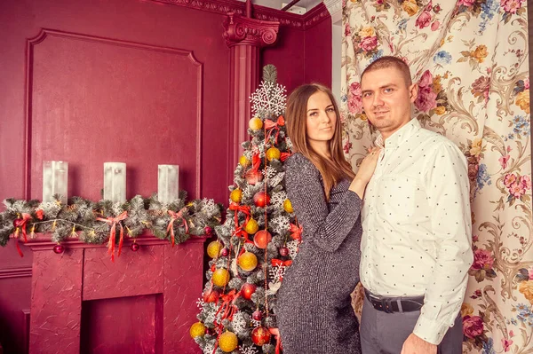 Familia Feliz Cerca Del Árbol Navidad — Foto de Stock