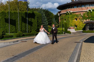 Genç ve güzel bir çiftin yakın çekimi.