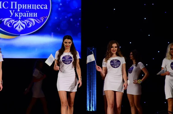 Dernière Ronde Concours National Miss Princesse Ukraine — Photo