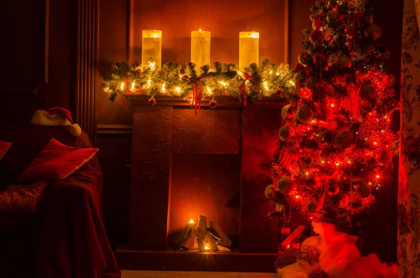 Nový Rok Vánoce Šťastné Svátky Koncept Krásný Zdobený Krb Svíčky — Stock fotografie