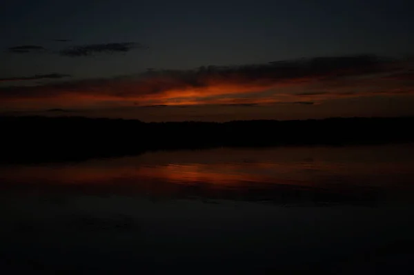 Malowniczy Widok Niekończące Się Morze Pięknym Wschodem Słońca Niebie — Zdjęcie stockowe