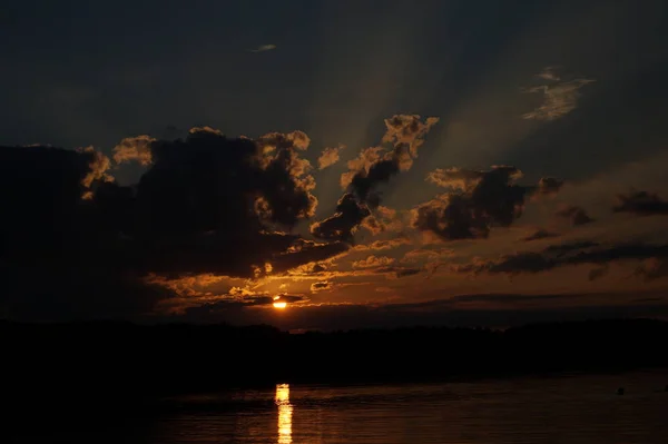 Vista Pitoresca Mar Sem Fim Com Belo Nascer Sol Céu — Fotografia de Stock