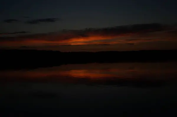 Vista Pitoresca Mar Sem Fim Com Belo Nascer Sol Céu — Fotografia de Stock