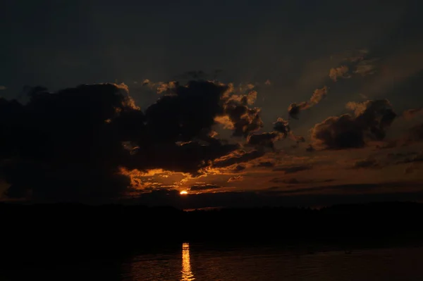 Vue Pittoresque Mer Sans Fin Avec Beau Lever Soleil Ciel — Photo