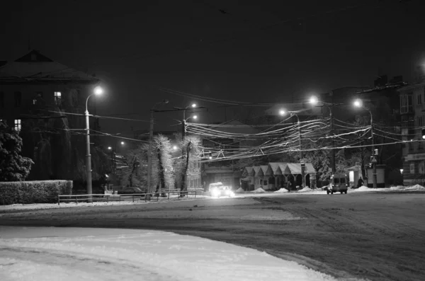 City Park ara sokakta gece kış manzarası — Stok fotoğraf