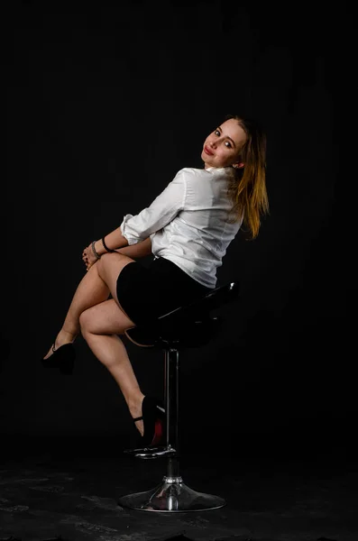 Beautiful Woman Black Skirt Posing Studio Isolated Dark Background — Fotografia de Stock