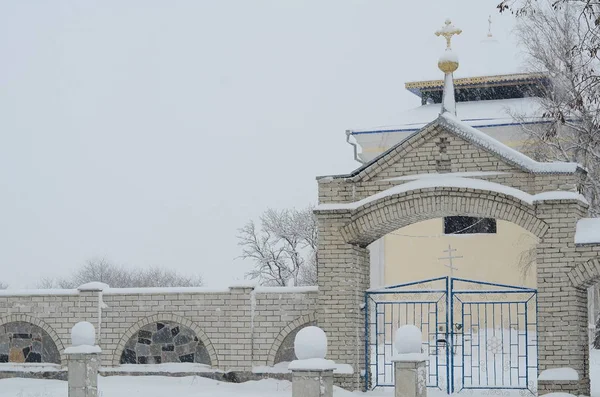 Paisagem de inverno Igreja ortodoxa — Fotografia de Stock