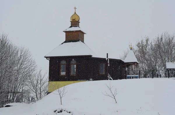 Paisagem de inverno Igreja ortodoxa — Fotografia de Stock