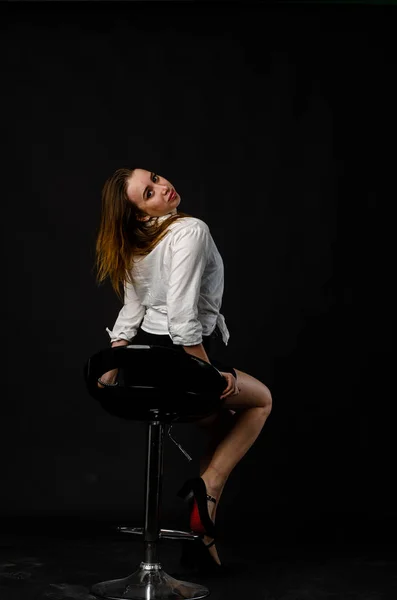 Beautiful Woman Black Skirt Posing Studio Isolated Dark Background — Fotografia de Stock