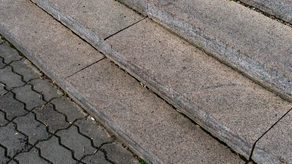 Blick Auf Grau Strukturierte Gehwegplatten Auf Der Straße — Stockfoto