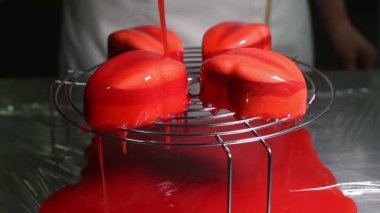 Kapalı kek krema çilek