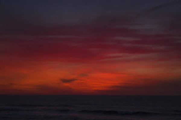 Wunderschöner Sonnenuntergang Über Dem Ozean — Stockfoto