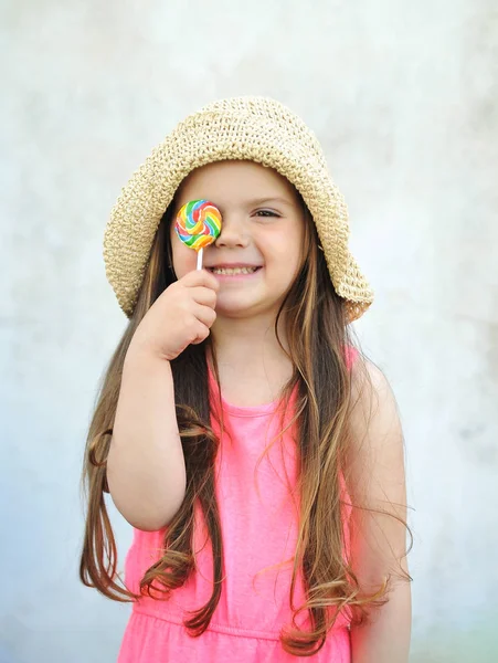 Şirin küçük kız.