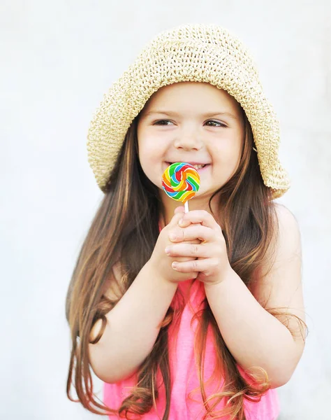 Şirin küçük kız.