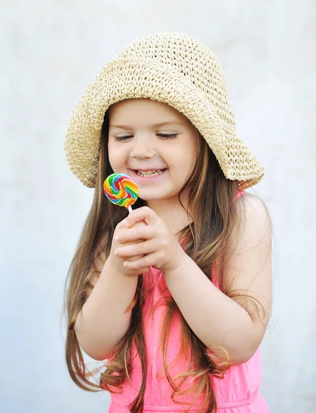 Şirin küçük kız.