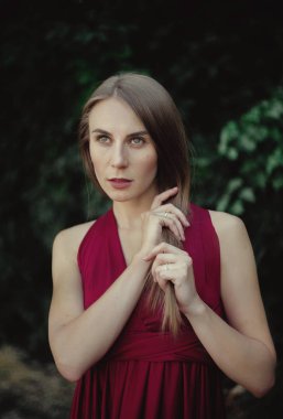 Genç güzel kadın.