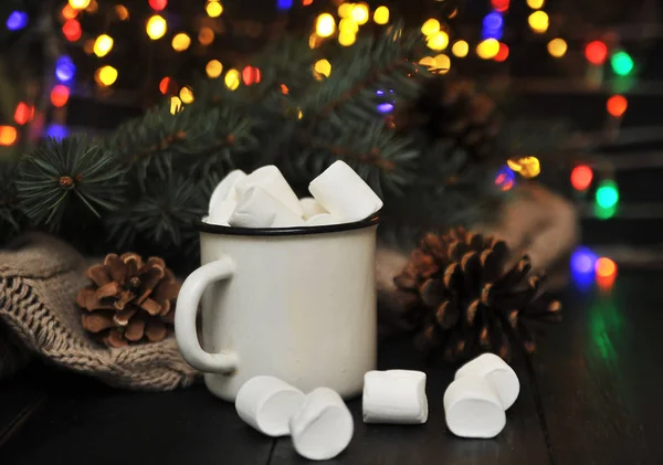 Tasse Kakao Mit Marshmallows Auf Einem Hölzernen Hintergrund — Stockfoto