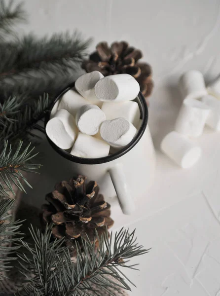 Tasse Kakao Mit Marshmallows Auf Einem Hölzernen Hintergrund — Stockfoto