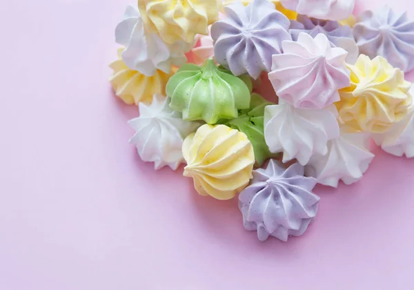 Merringues ışık arka plan üzerinde.