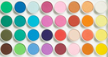 Suluboya pastel renk arka plan ayarla. 