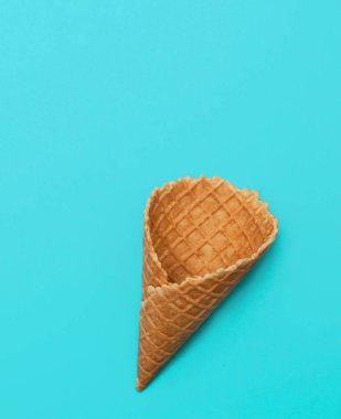 Metin için bir yer ile mavi arka plan boş gözleme Kupası.