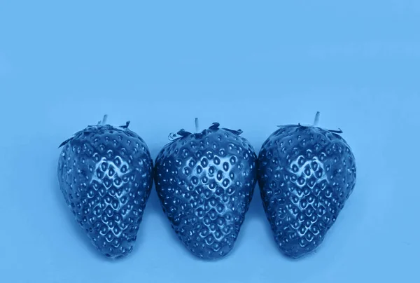 Strawberries Blue Trendy Background Color Year 2020 — Stock Photo, Image