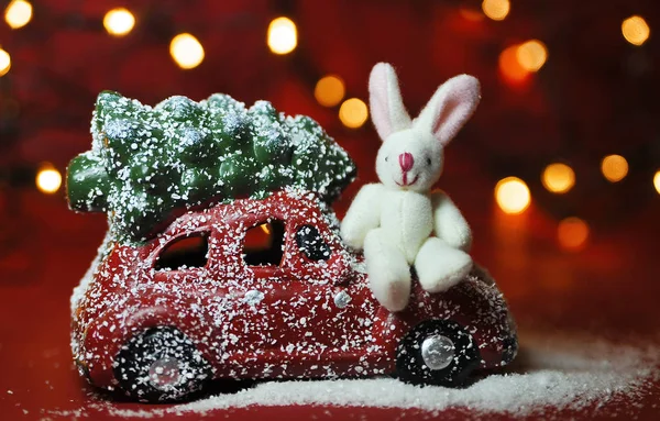 Voiture Noël Pin Sur Fond Rouge Avec Lumières — Photo