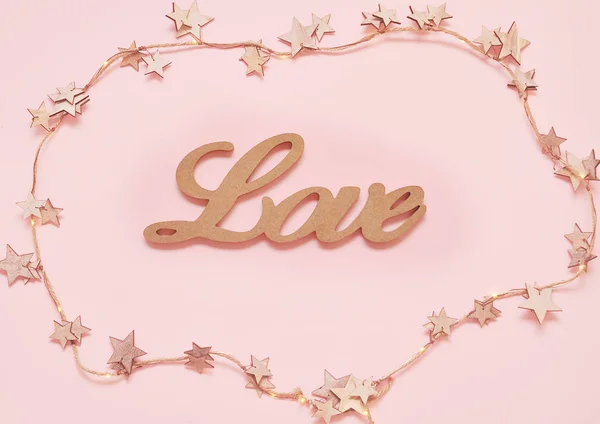 Деревянное Слово Любовь Розовом Фоне — стоковое фото