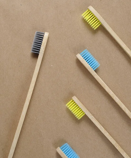 Brosses Dents Bambou Sur Papier Artisanal Concept Écologique Zéro Déchet — Photo