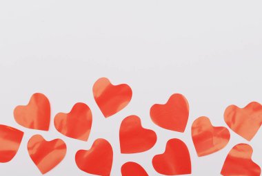 Arkaplana kazınmış kağıt kalp.