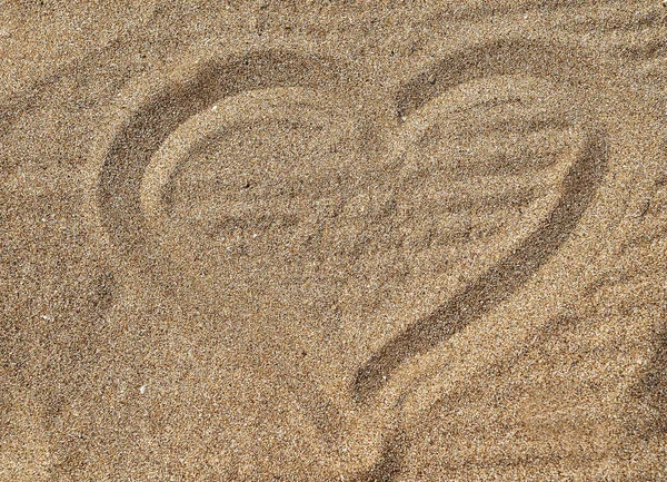 Herz Auf Sand Gezeichnet — Stockfoto