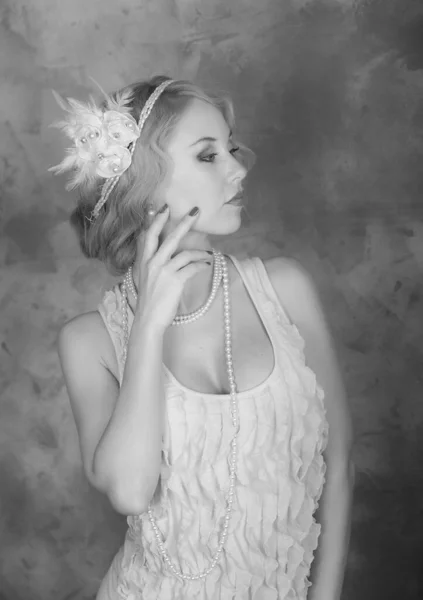 Woman Feather Bandage Head Posing Grey Background Retro Style — Stock Photo, Image