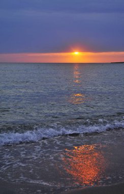 Yaz plajı. Güzel deniz manzarası.