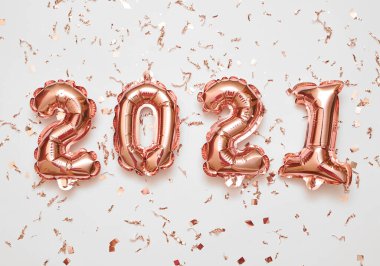 2021 'in parlak sembolleri şenlikli arka planda parlıyor..