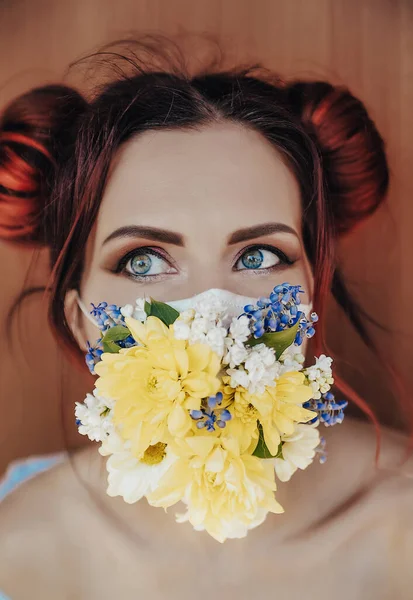 Portrait Beautiful Woman Protective Mask Flowers — Stock Photo, Image