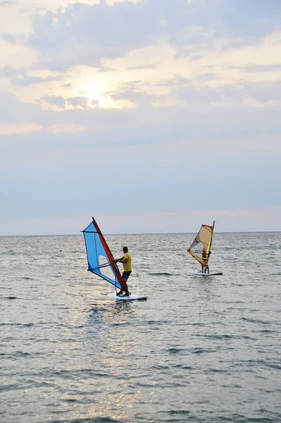 Man Surf Board Sea — Stock Photo, Image