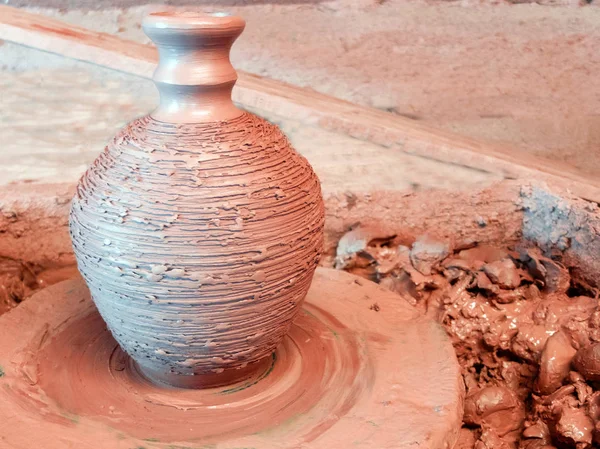 Raw clay vase with a narrow neck — Stock Photo, Image