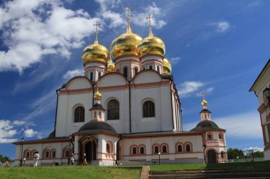 Manastır gerçekten büyük gölde, Rusya Federasyonu