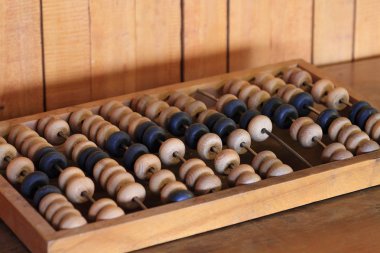 Eski abacus hesaplamak için ahşap