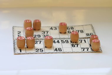 Vintage masa oyunu lotto, küçük fıçılar, ahşap, eski