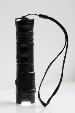 Manuel siyah el feneri, güvenilirlik, kalite, Parlatıcı