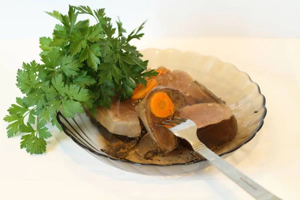 Ezilmiş eti, havuç, maydanoz, et doldurma, horseradish ile